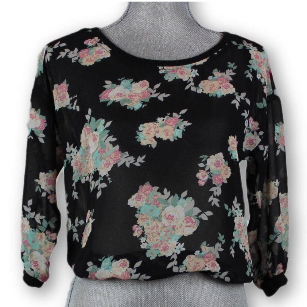 🎉MUST GO😊 Iris Los Angeles semi sheer floral top